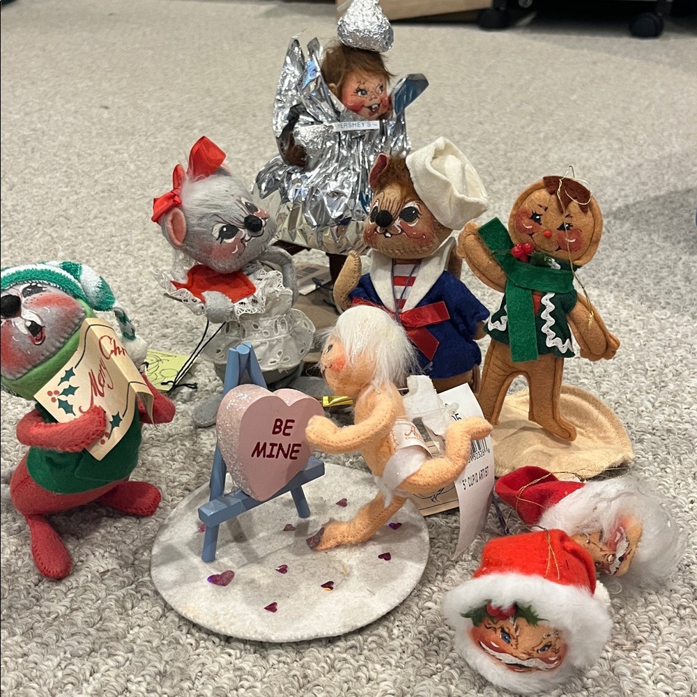 Annalee Doll Lot of 18